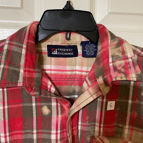 I am selling a men’s bleached garage flannel by Freeway Exchange size large. - Picture 4 of 4